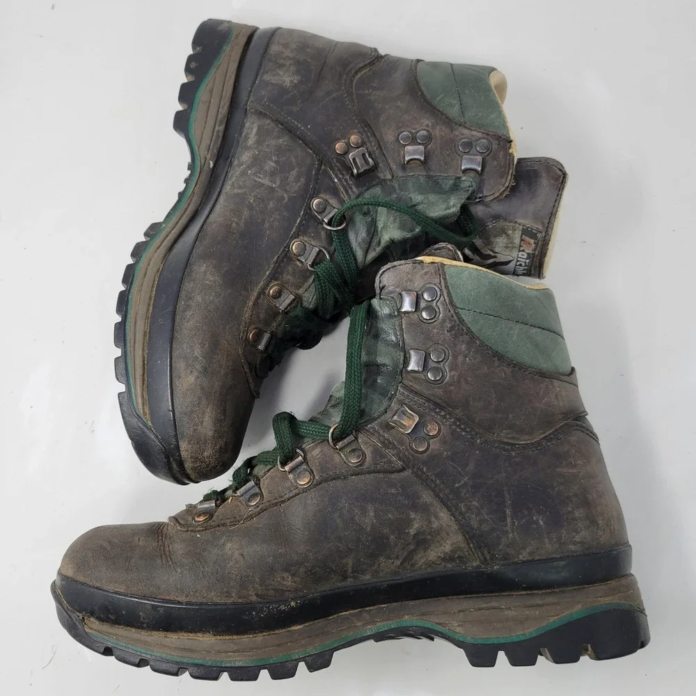Raichle 3354 153 Mens Brown Leather Vibram Sole Hiking Boots Switzerland 9.5 M